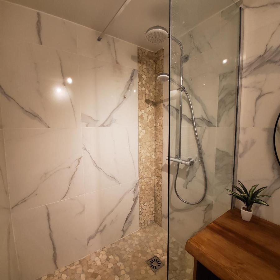 Joli T4 Renove Climatise Entre St Charles/Le Vieux-Port Apartment Marseille Luaran gambar