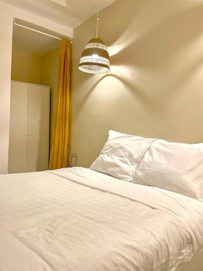 Joli T4 Renove Climatise Entre St Charles/Le Vieux-Port Apartment Marseille Luaran gambar