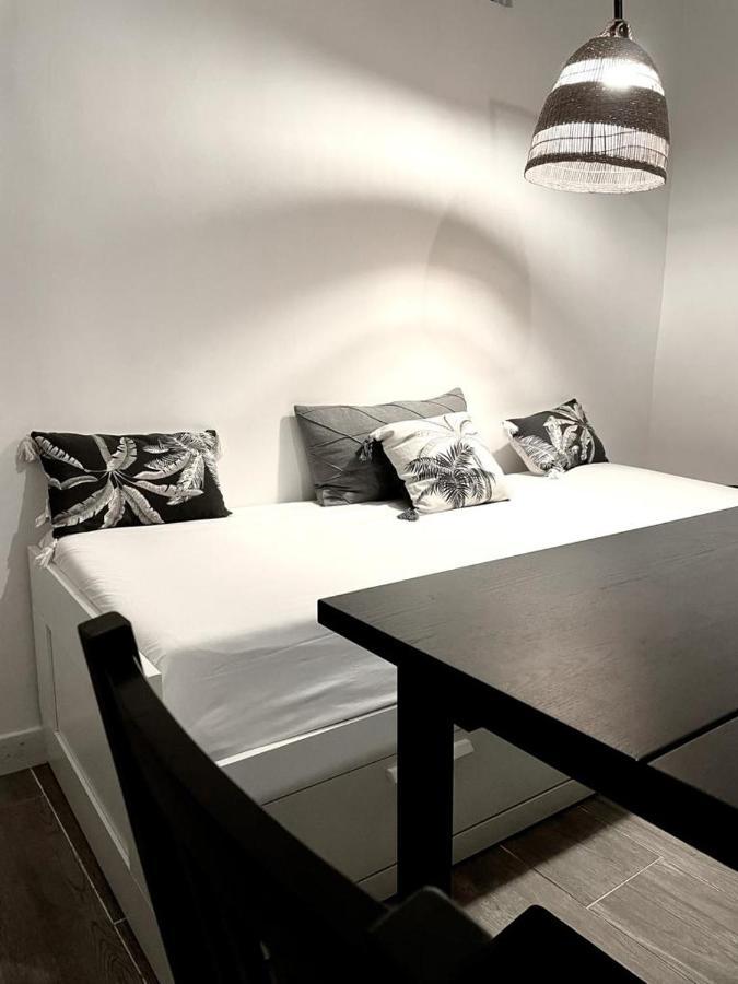 Joli T4 Renove Climatise Entre St Charles/Le Vieux-Port Apartment Marseille Luaran gambar